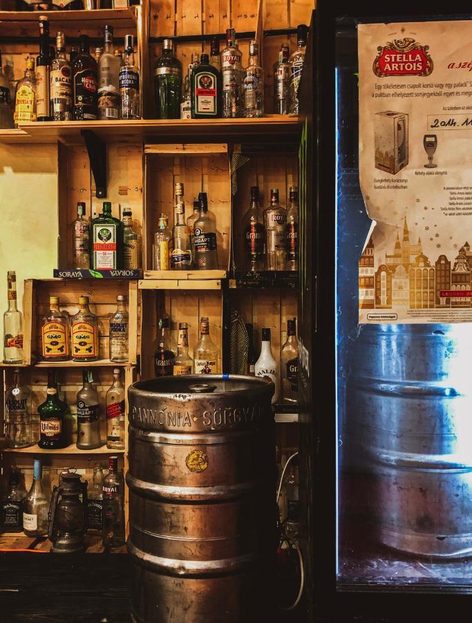 Whole Basement Former Pub3 For Bachelor / Bachelorette Party 부다페스트 외부 사진