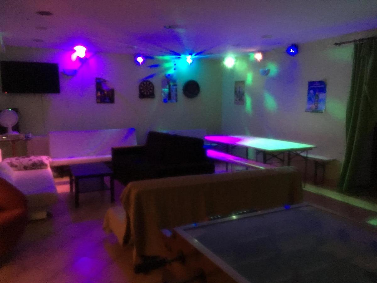 Whole Basement Former Pub3 For Bachelor / Bachelorette Party 부다페스트 외부 사진