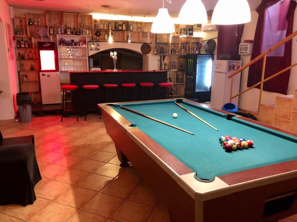 Whole Basement Former Pub3 For Bachelor / Bachelorette Party 부다페스트 외부 사진