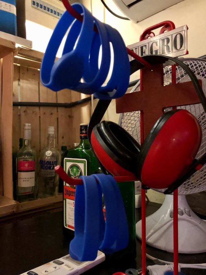 Whole Basement Former Pub3 For Bachelor / Bachelorette Party 부다페스트 외부 사진