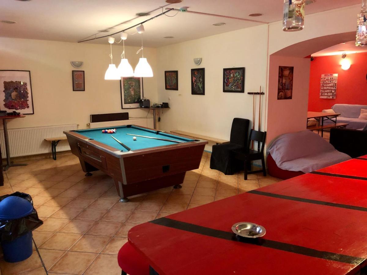Whole Basement Former Pub3 For Bachelor / Bachelorette Party 부다페스트 외부 사진