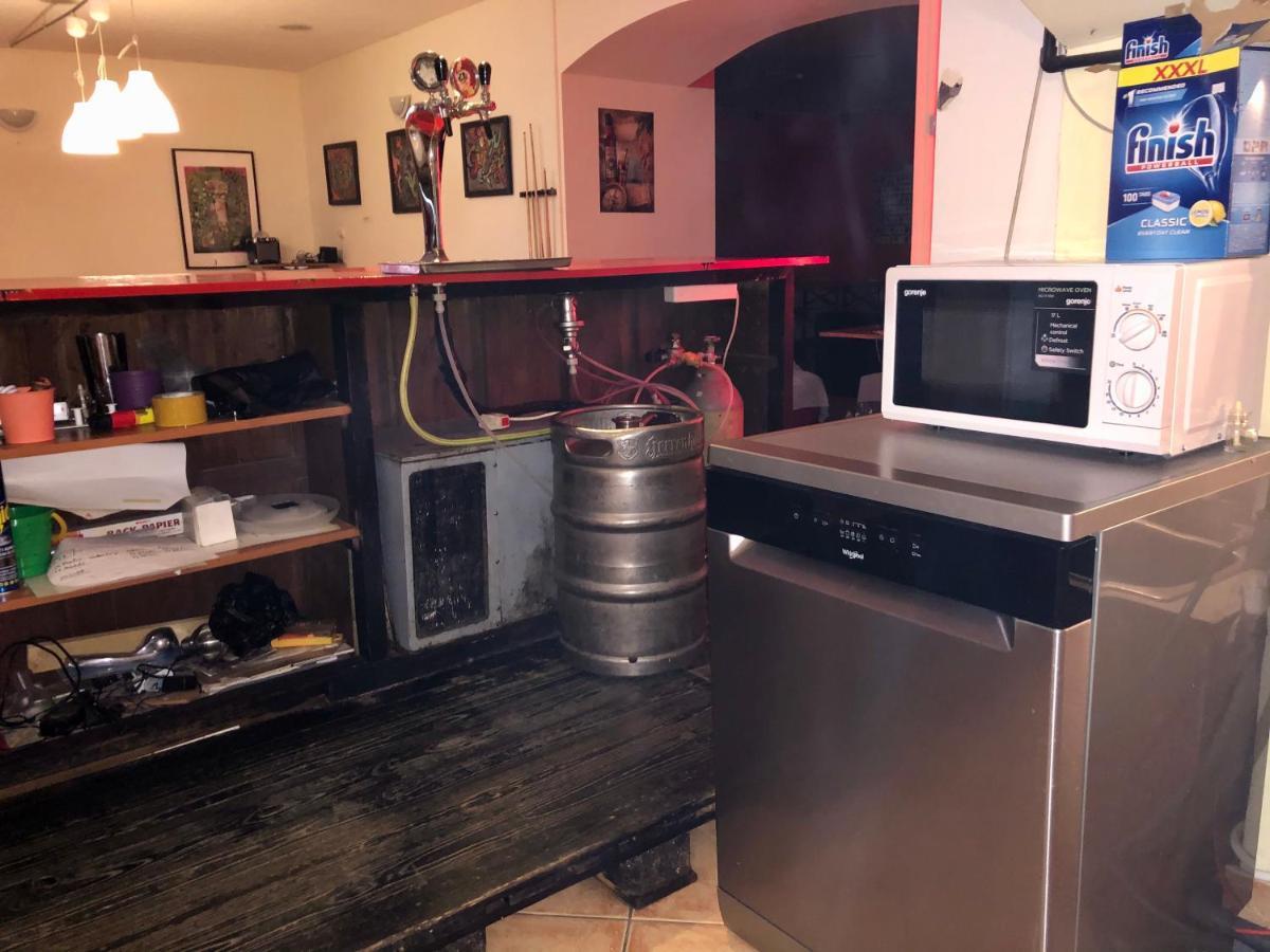 Whole Basement Former Pub3 For Bachelor / Bachelorette Party 부다페스트 외부 사진